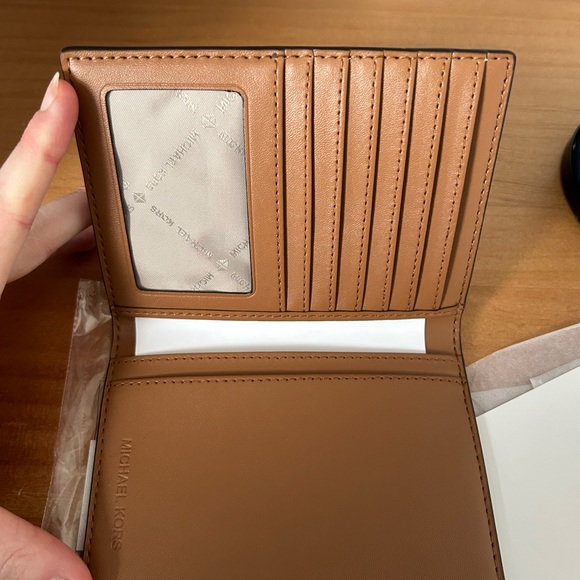 SOLD Brand New MK wallet - Picture 2 of 4
